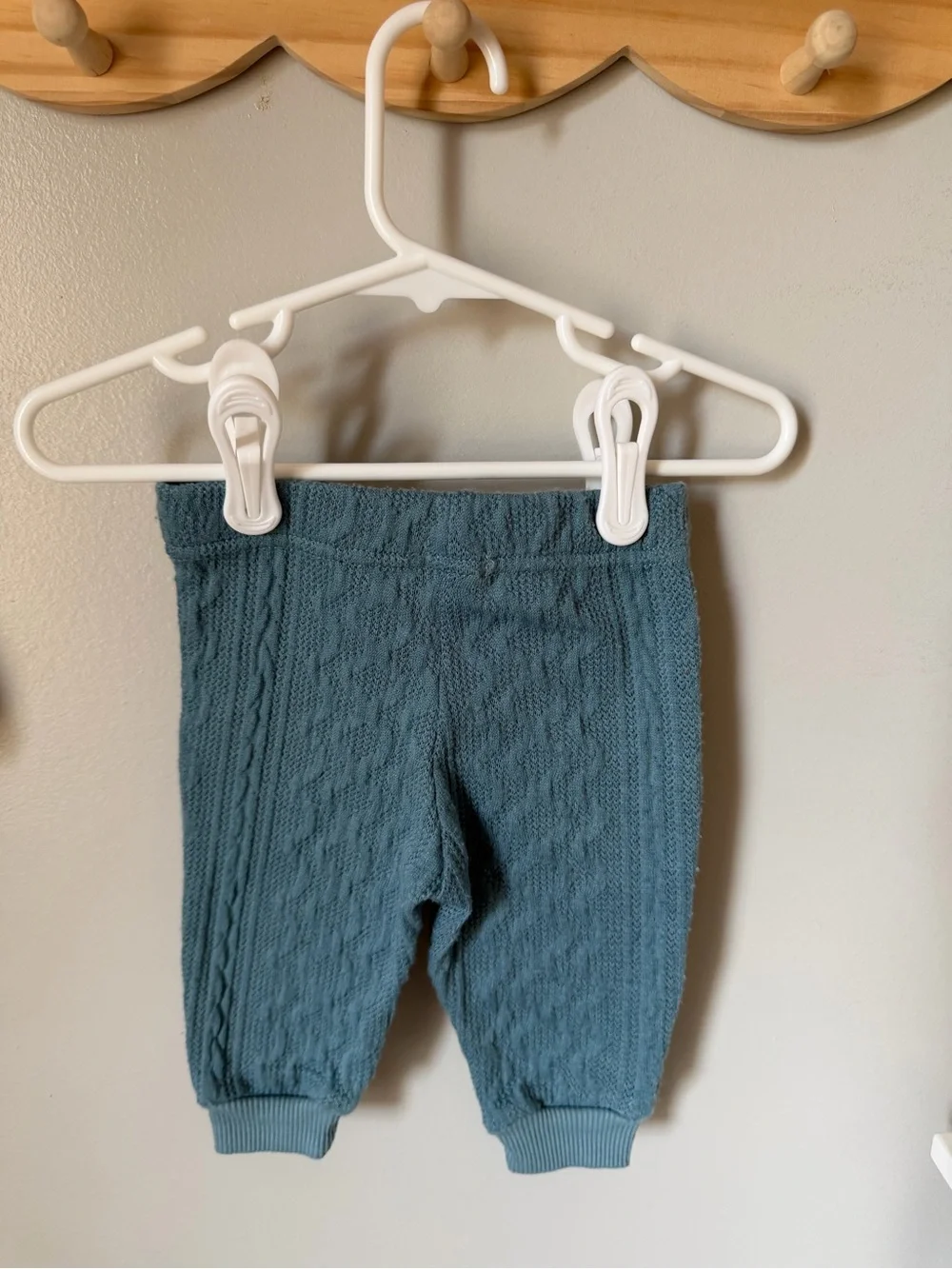 Tahari Baby Girls 0-3M Blue 2pc Cable Knit Sweater & Pants Set Buttons